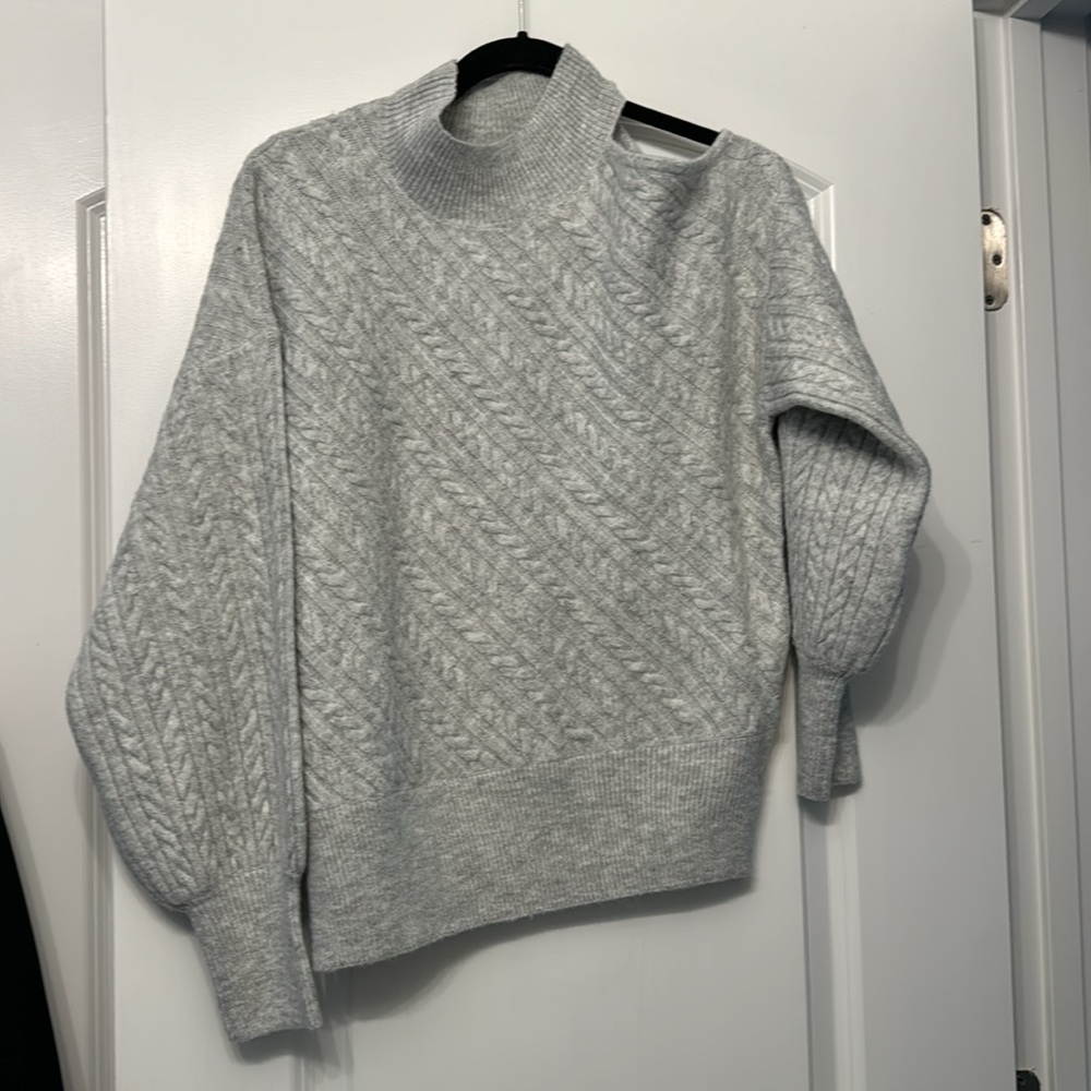 Express NWT gray cable sweater mock neck with cold shoulder detail size M